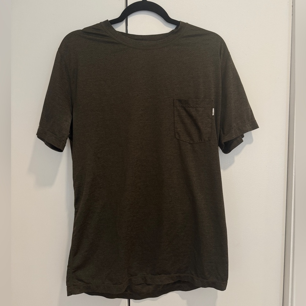 Vuori Men’s Tradewinds Performance Tee
